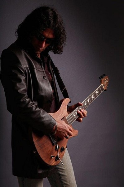 دانلود آهنگ حیلت رها کن از رضا یزدانی با تکست شعر